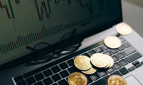 重组股票配资停牌前的走势