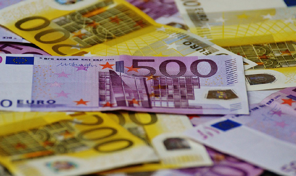 一个配资炒股配资每天都是冲高回落