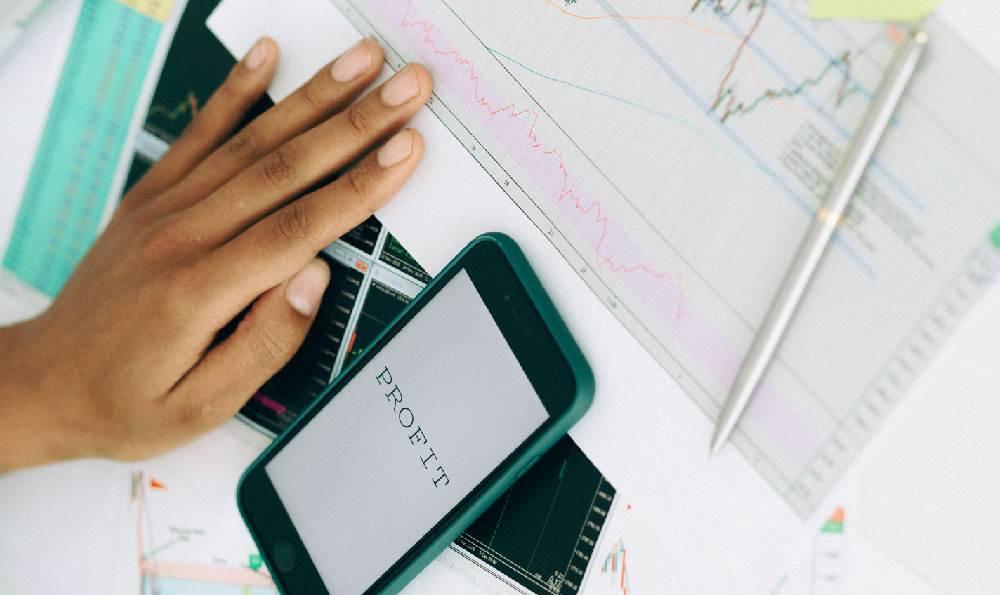 分析股票配资 X 的回归结果